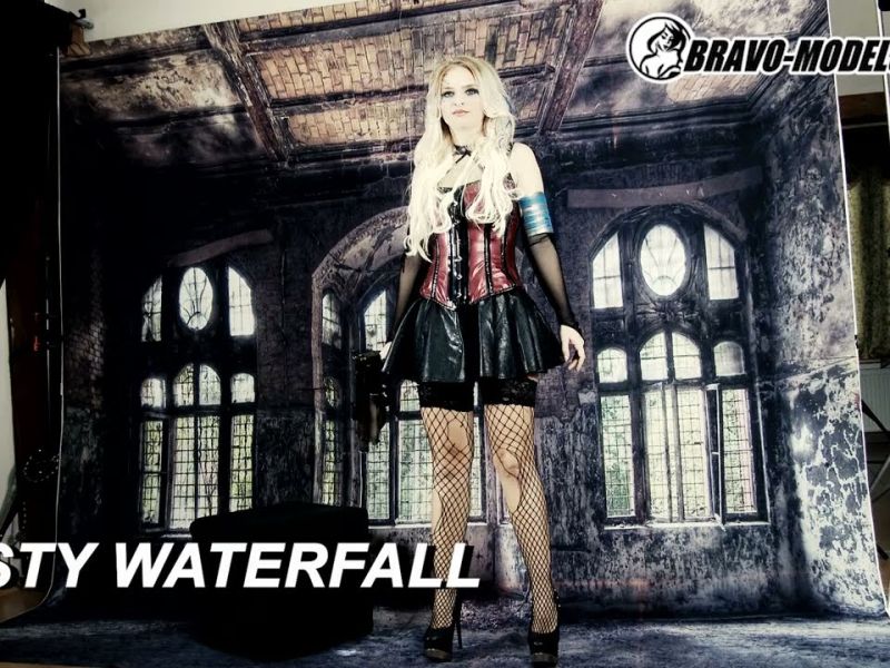 kristi waterfall photoshoot